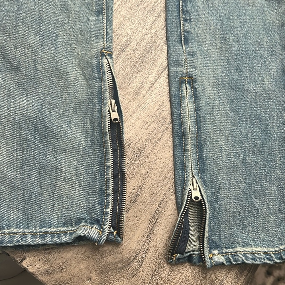 Mens MNML skinny denim size 34 slit knees, zippered leg opening